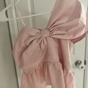 Express women’s bow top in powder pink